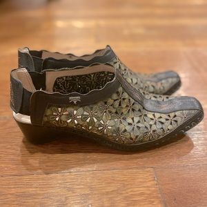 Pikolinos shoes